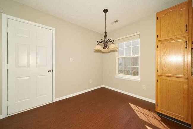 Building Photo - 4 Bedroom in Perry Township!