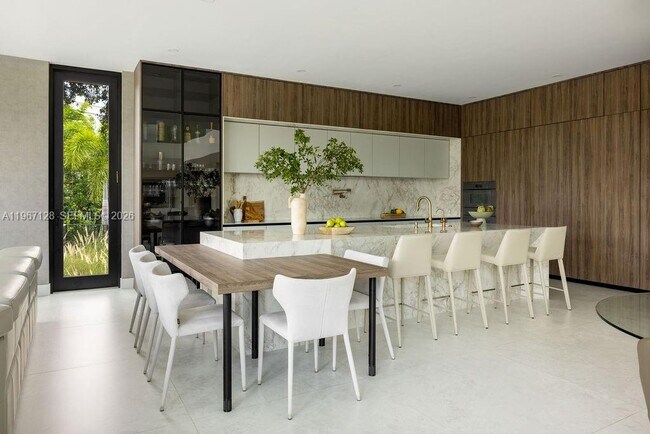 Building Photo - 1102 Washington St