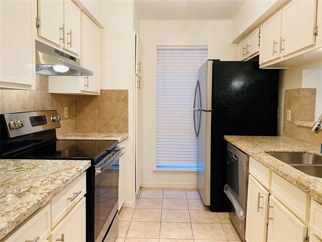 Building Photo - 6701 Sands Point Dr