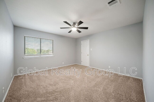 Building Photo - 2624 Cloverbrook Ln