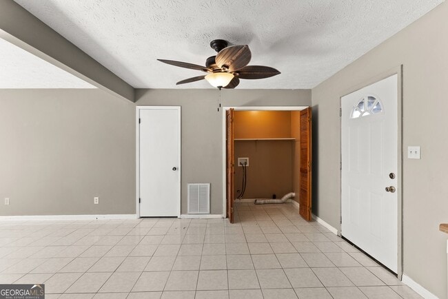 Building Photo - 59 Sloan St