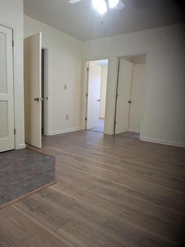 Building Photo - Uptown Apartments