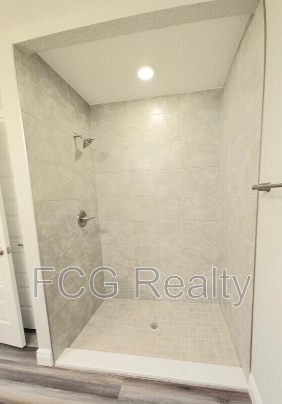 Building Photo - 7 Hemlock Radial Ln