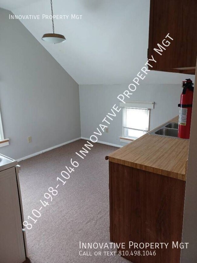 Building Photo - 206 New St