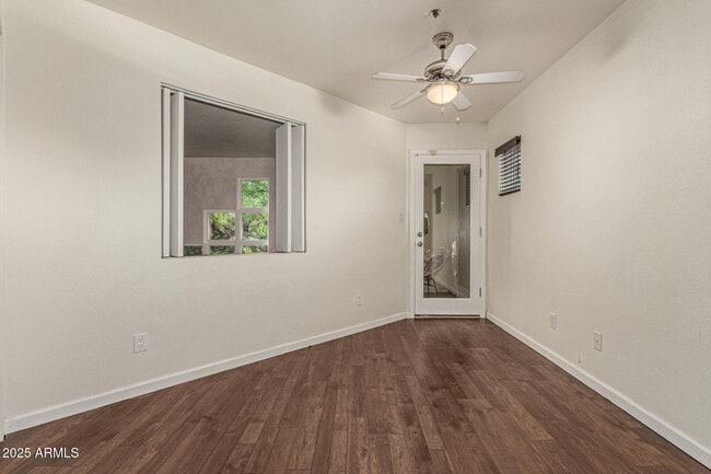 Building Photo - 21 W Pasadena Ave