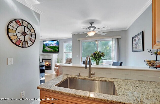 Building Photo - 17 Nutmeg Ct