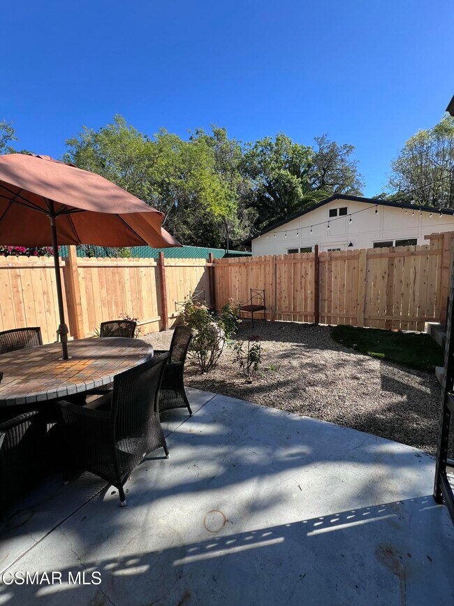 Building Photo - 3076 Los Robles Rd