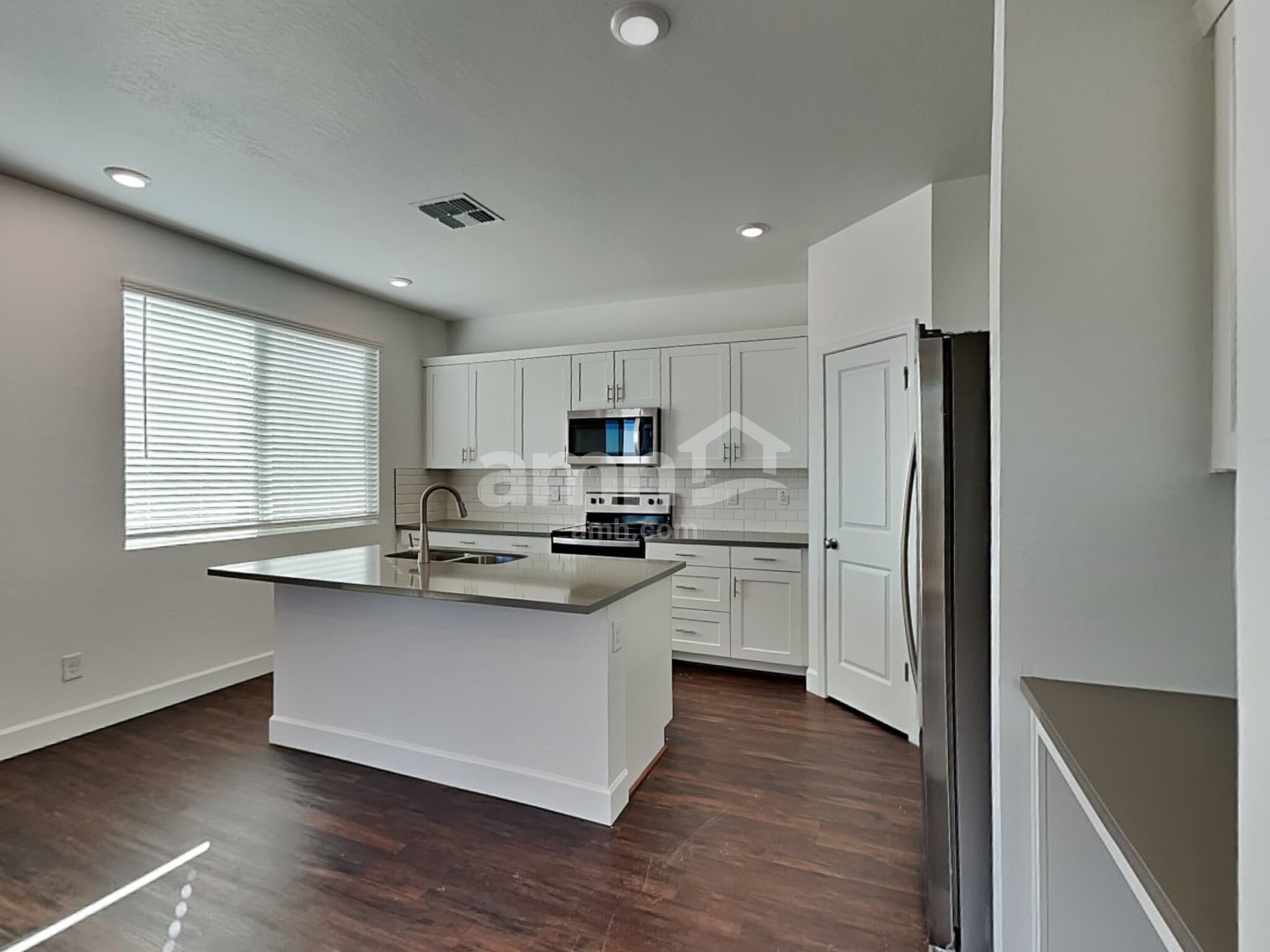 Building Photo - 17119 W Townley Ave