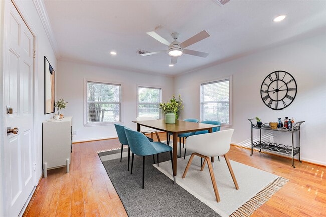 Building Photo - 1806 Gardenia Dr