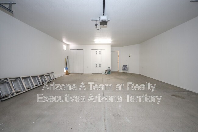 Building Photo - 3167 W Alexanderwood Dr