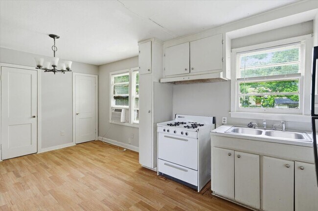 Building Photo - Charming 2BR/1BA Single-Family Home for Rent in Pearl, MS