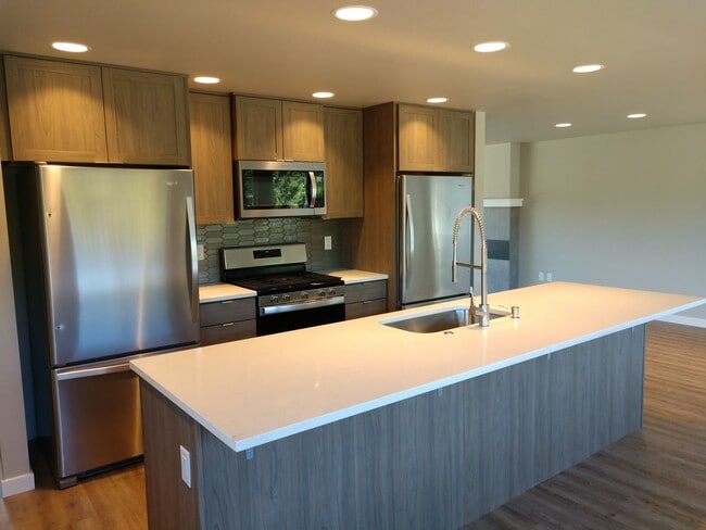 Building Photo - 2235 Electric Ave