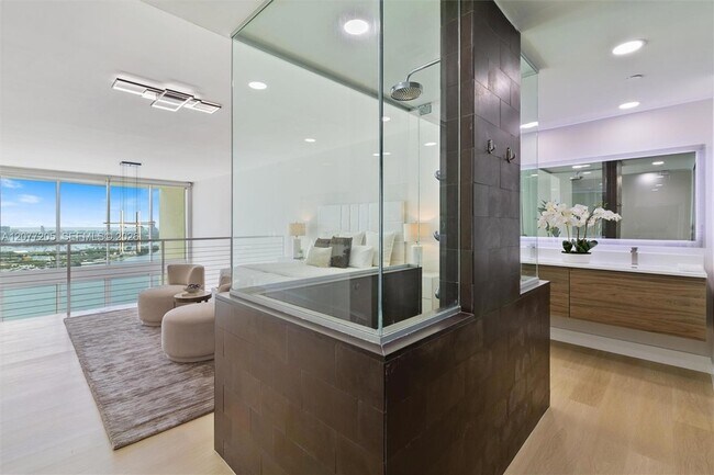Building Photo - 1040 Biscayne Blvd