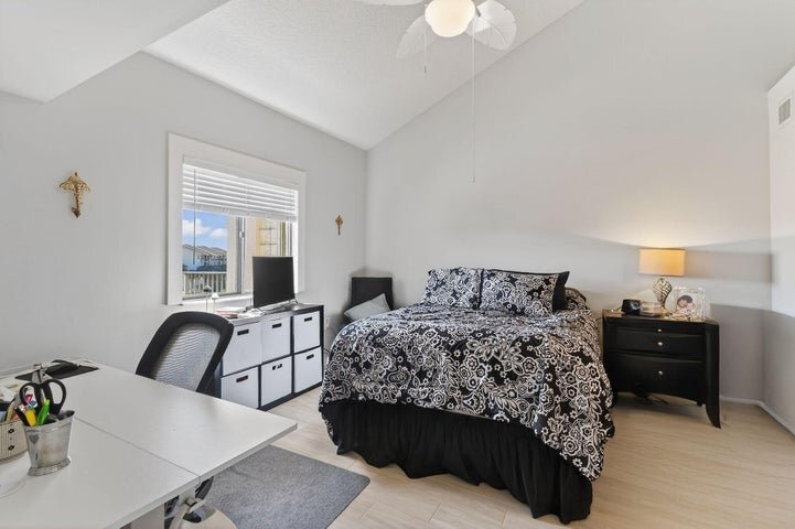 Building Photo - 701 Seafarer Cir