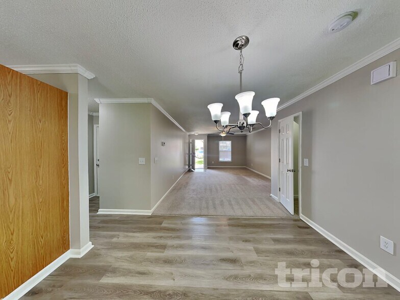 Building Photo - 78 Springway Dr