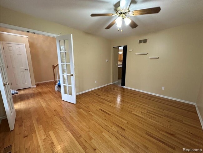 Building Photo - 4446 Sherwood Cir