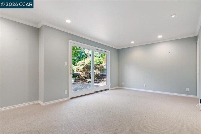 Building Photo - 539 Dalewood Dr