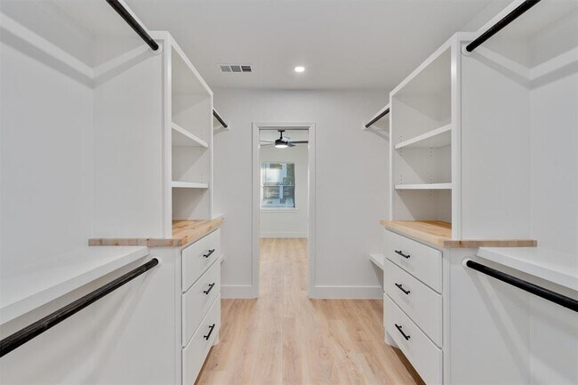 Building Photo - 406 Hammack Dr