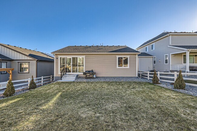 Building Photo - Modern Comfort in Castle Rock: 2-Bed, 2-Bath Home!!