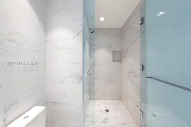 Building Photo - 1000 Biscayne Blvd