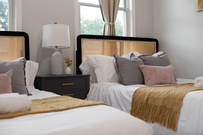 Building Photo - 260 Palisade Ave