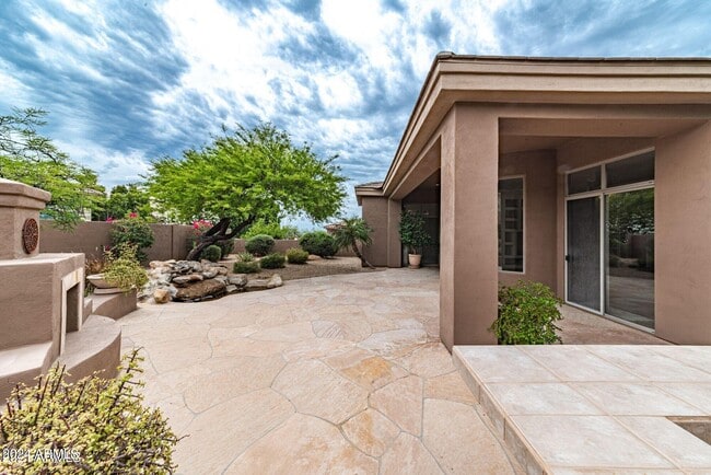 Building Photo - 11473 E Blanche Dr