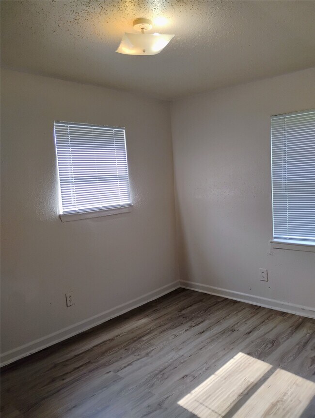 Building Photo - 4203 Dawson Ln