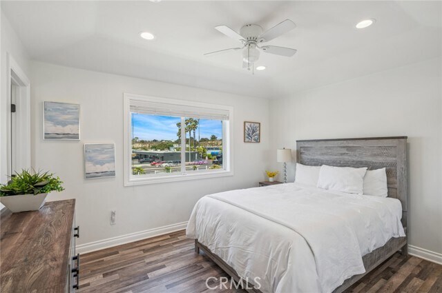 Building Photo - 6111 Seashore Dr