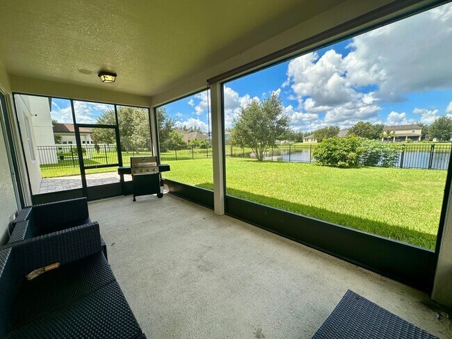 Building Photo - Discover the Charm of This Stunning 4-Bedr...