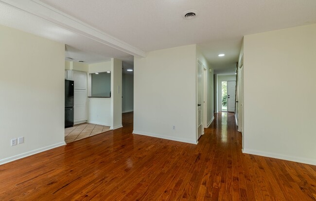 Building Photo - 7914 Gleason Dr NW