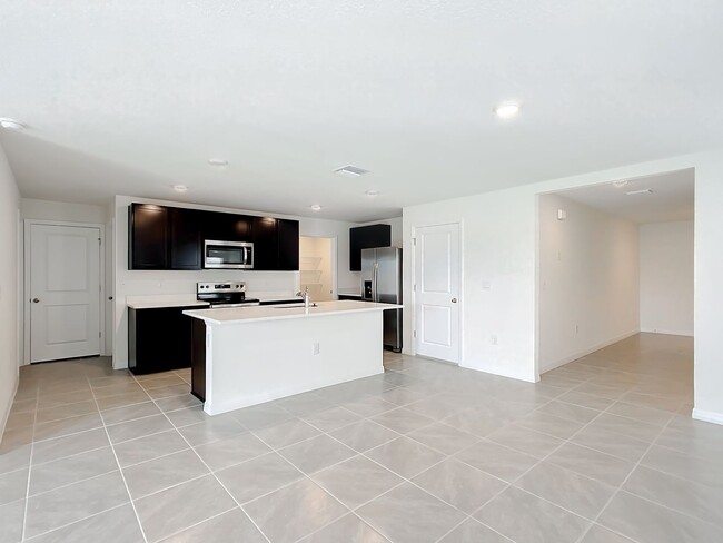 Building Photo - NEW HOME: 5/3: OCALA CROSSINGS SOUTH