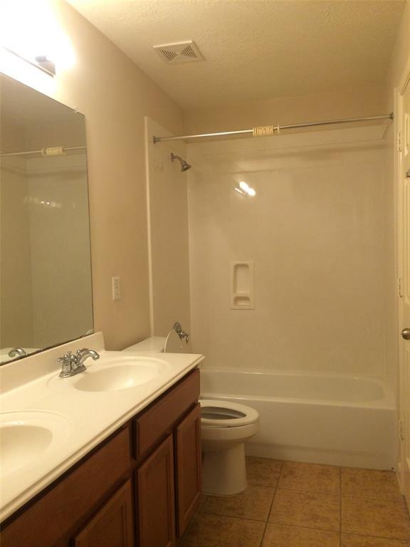 Building Photo - 6018 Twin Creek