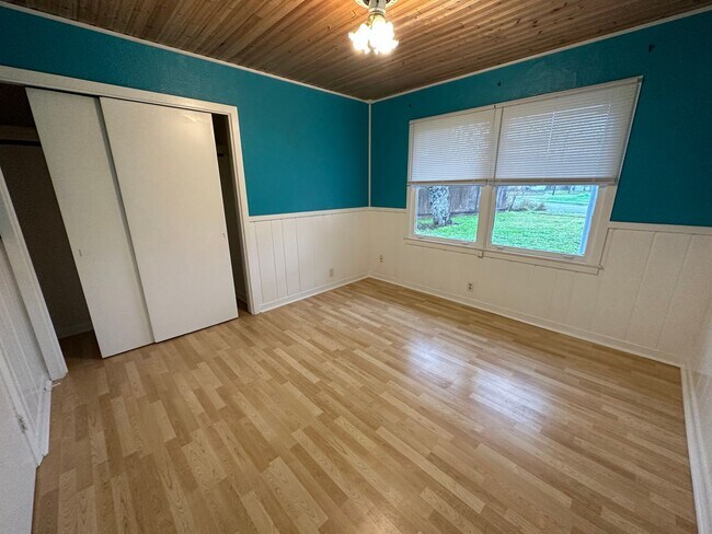 Building Photo - 606 Wilshire - 4/Bed 2/Bath