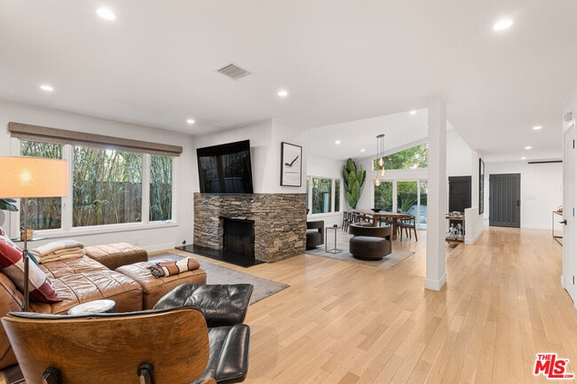 Building Photo - 3355 Alana Dr