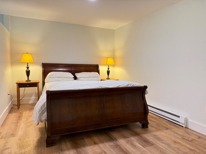 Building Photo - 74 Battle Ave