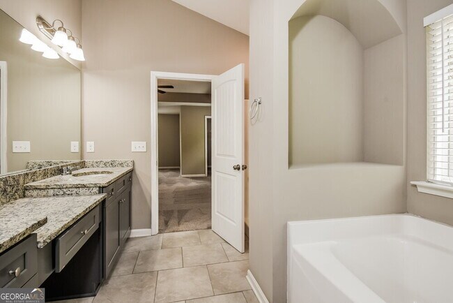 Building Photo - 23 Fieldcrest Dr