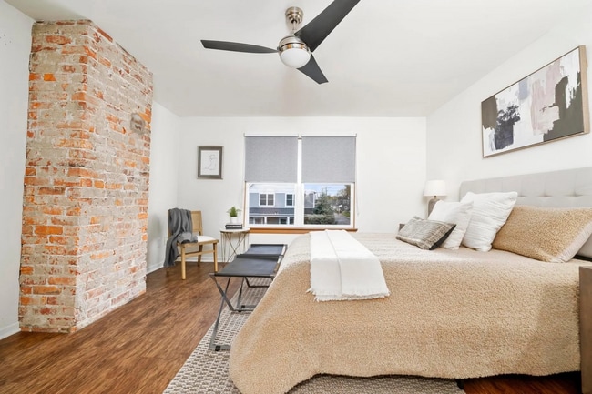 Building Photo - Elegant 3 Bed / 1.5 Bath Renovated Home in...