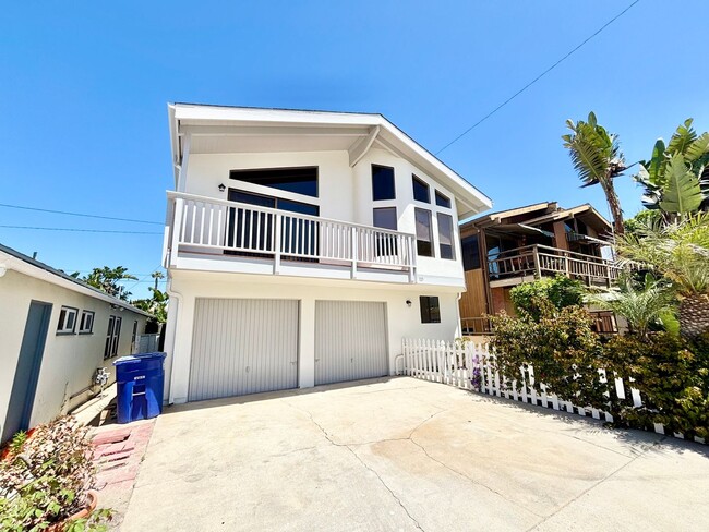 Building Photo - Silver Strand Beach | 4 Bed | 2 Bath | Bea...