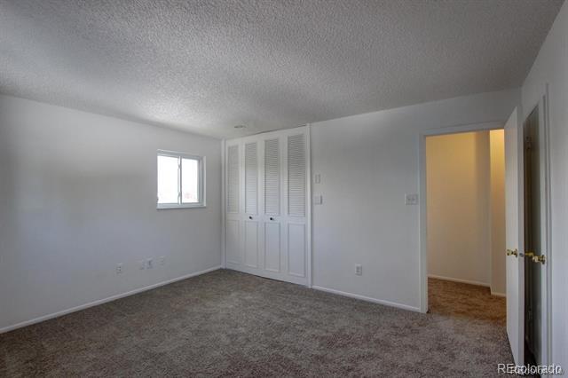 Building Photo - 6233 W Caley Ave