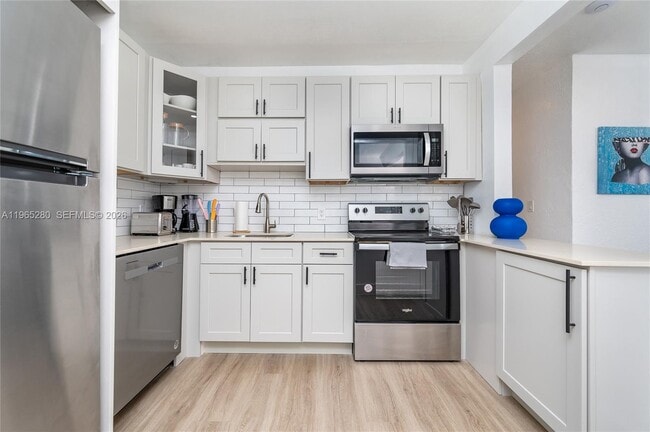 Building Photo - 3321 NW 19th Terrace