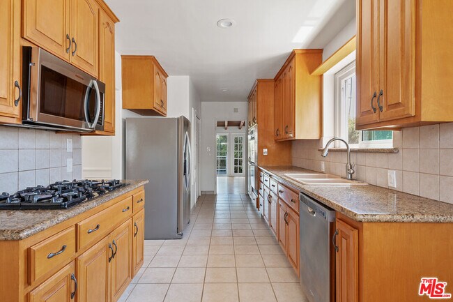 Building Photo - 5572 Bradna Dr