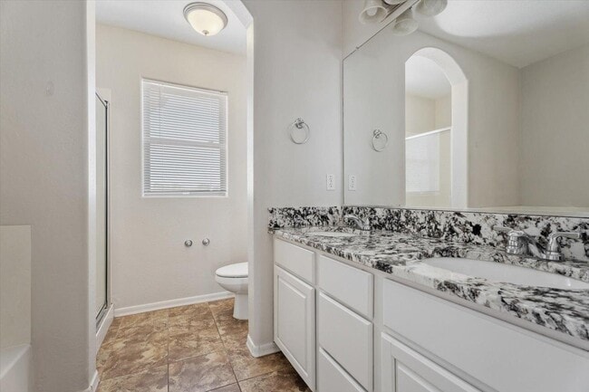 Building Photo - 1423 S Newberry Ln