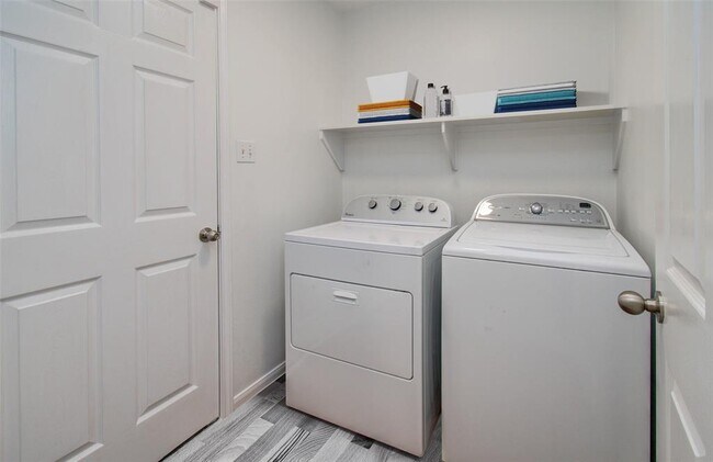 Building Photo - 4910 Comal River Loop