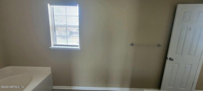 Building Photo - 2017 Millington Ln
