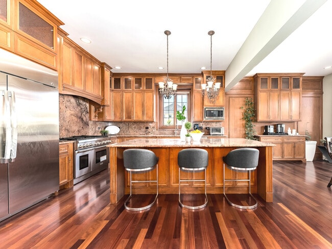 Building Photo - 2504 Skylane Dr