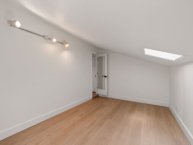 Building Photo - 11107 Gambel Oak Cir