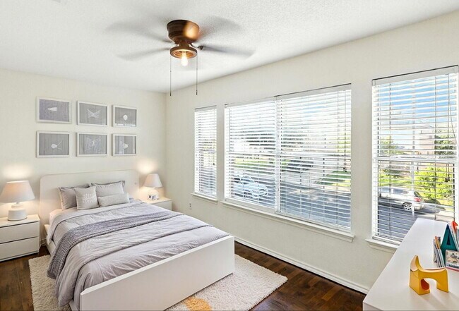 Building Photo - 22023 Oriole Hill Dr