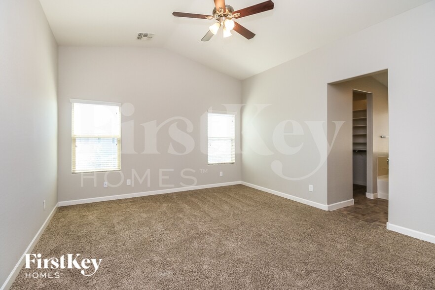 Building Photo - 5005 E Iolite St