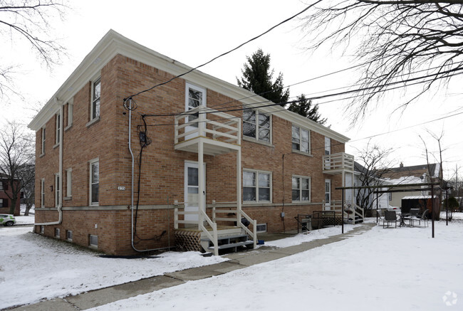 Building Photo - Blue Mound Crossing