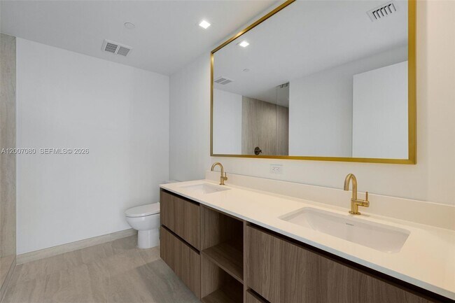 Building Photo - 77 SE 5th St